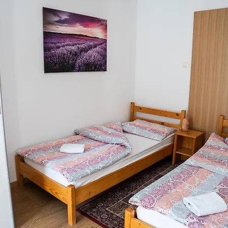Adventure Farm Bed & Breakfast *